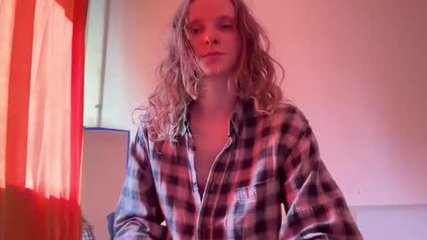 Mikky or Moon online show from 19, 9, 2025