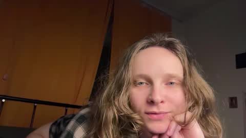 Mikky or Moon online show from 25, 10, 2025