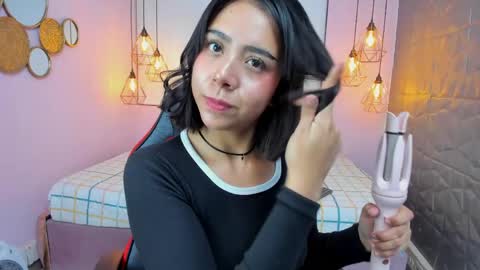 Snapshot of magic_oliviah chatting on 6, 6, 2026 Oliviah online show from 6, 6, 2026