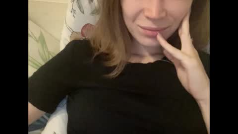 Snapshot of magicgirl50053 chatting on 11, 11, 2025 magicgirl50053 online show from 11, 11, 2025