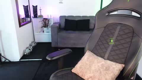 Snapshot of magnus_savage chatting on 4, 2, 2026 If you want me to use the Lovense please let me know -- online show from 4, 2, 2026