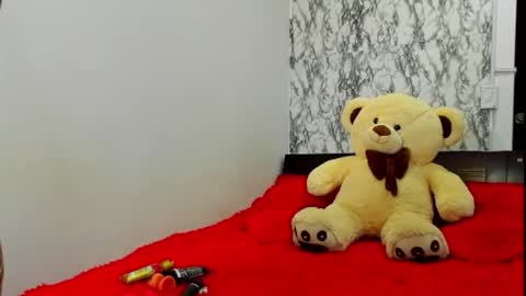 Maia Bronce online show from 15, 9, 2025