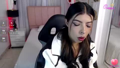 Maia Reficco online show from 24, 7, 2026