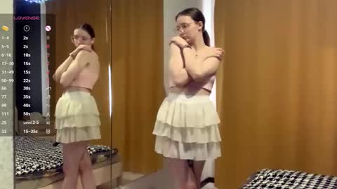 Elina online show from 21, 9, 2025