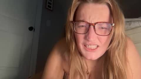 maisystellaxx online show from 13, 3, 2026