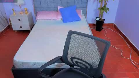 MAITE STONE1 online show from 11, 1, 2026