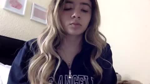 majo_gomezz online show from 18, 5, 2026