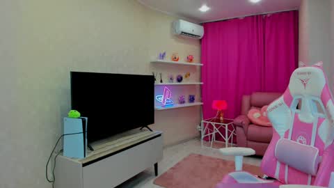 Chloe online show from 11, 4, 2026