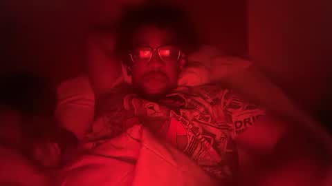 makemenutinmywifewhilewefuck online show from 28, 4, 2026