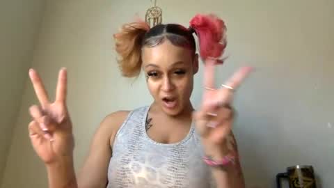 Snapshot of makeouthilldani chatting on 29, 6, 2026 hokulani online show from 29, 6, 2026