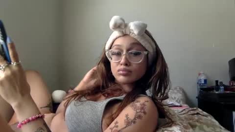 Snapshot of makeouthilldani chatting on 2, 7, 2026 hokulani online show from 2, 7, 2026
