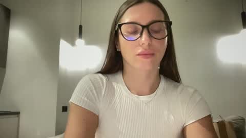 malina568708 online show from 17, 12, 2024