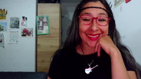 Snapshot of malishka_fox chatting on 2, 11, 2025 Malishka online show from 2, 11, 2025