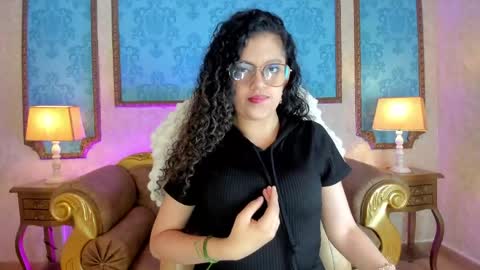 Snapshot of maloryjones chatting on 29, 5, 2026 maloryjones online show from 29, 5, 2026