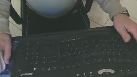 Snapshot of maly246 chatting on 2, 2, 2026 maly246 online show from 2, 2, 2026