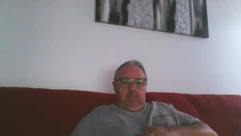Snapshot of mambow99 chatting on 17, 5, 2026 OLDMANFREE online show from 17, 5, 2026