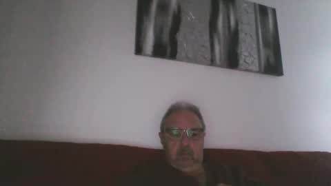 Snapshot of mambow99 chatting on 18, 5, 2026 OLDMANFREE online show from 18, 5, 2026