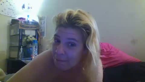 mindy22 online show from 9, 3, 2025