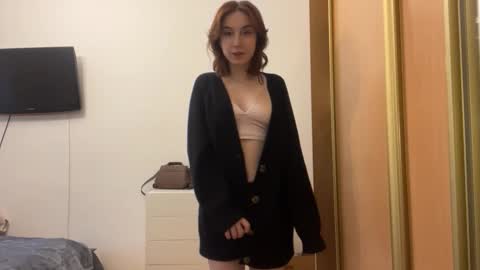 Mia online show from 7, 1, 2026