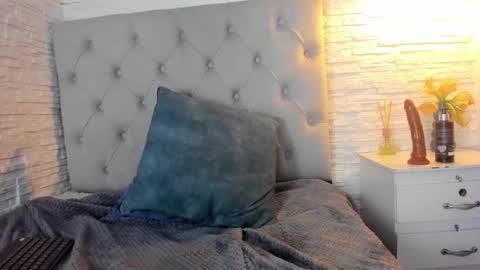 Mandy Val online show from 3, 12, 2024