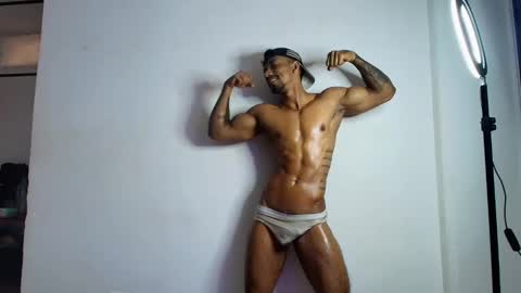 Manolo Hot 1 online show from 21, 1, 2025