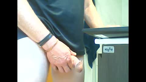 manu_481 online show from 25, 9, 2025