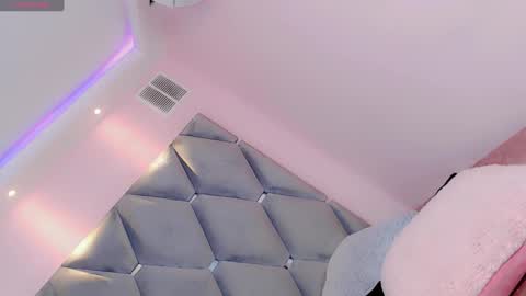 Manuela Kingsley online show from 28, 12, 2024