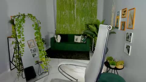 Snapshot of maoqibeverly chatting on 7, 5, 2026 Maoqi online show from 7, 5, 2026