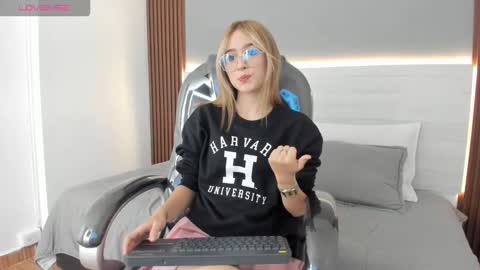 mara_33 online show from 18, 12, 2025