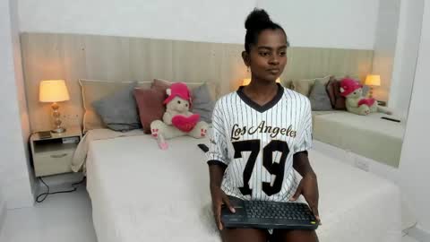 Mara Sinclair online show from 2, 6, 2026