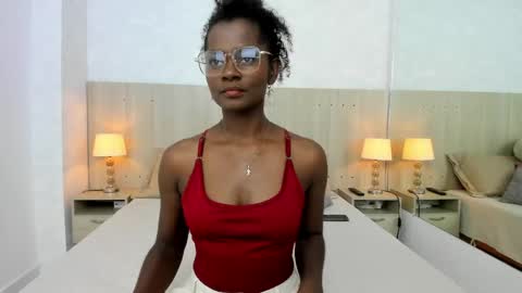 Mara Sinclair online show from 3, 6, 2026