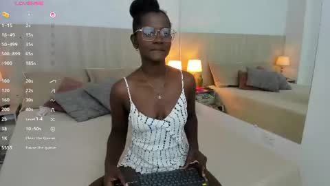 Mara Sinclair online show from 13, 7, 2026