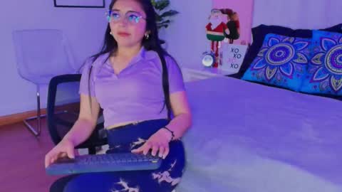 Snapshot of mara_wolf01 chatting on 17, 12, 2025 Mara online show from 17, 12, 2025