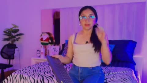 Snapshot of mara_wolf01 chatting on 18, 12, 2025 Mara online show from 18, 12, 2025