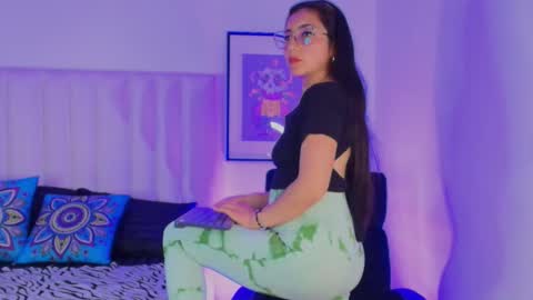 Snapshot of mara_wolf01 chatting on 19, 12, 2025 Mara online show from 19, 12, 2025