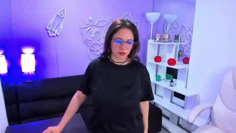 Snapshot of maramartinez_ chatting on 5, 5, 2026 maramartinez_ online show from 5, 5, 2026
