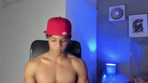 Snapshot of marcelo_dosantos77 chatting on 5, 1, 2025 MARCELO online show from 5, 1, 2025