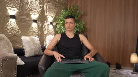 Snapshot of marcoyethan chatting on 24, 9, 2025 Marco and Ethan online show from 24, 9, 2025