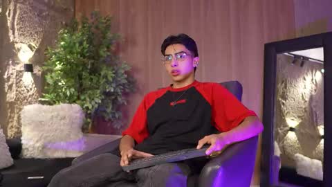 Snapshot of marcoyethan chatting on 20, 10, 2025 Marco and Ethan online show from 20, 10, 2025