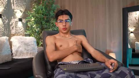 Snapshot of marcoyethan chatting on 6, 11, 2025 Marco and Ethan online show from 6, 11, 2025