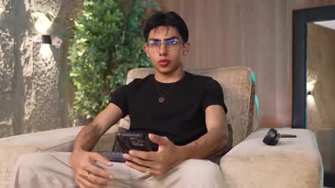 Snapshot of marcoyethan chatting on 17, 12, 2025 Marco and Ethan online show from 17, 12, 2025