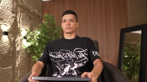 Marco and Ethan online show from 8, 4, 2026