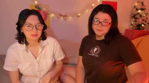 Snapshot of marcy_grey chatting on 21, 12, 2025 danna online show from 21, 12, 2025