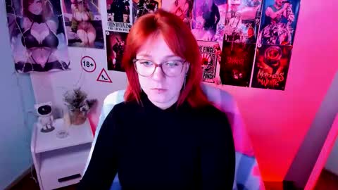 Snapshot of margaret_red chatting on 22, 10, 2025 Margaret online show from 22, 10, 2025