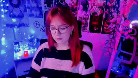 Snapshot of margaret_red chatting on 13, 11, 2025 Margaret online show from 13, 11, 2025