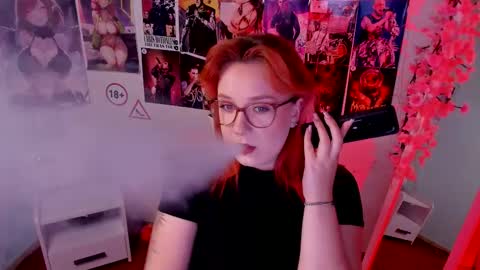 Snapshot of margaret_red chatting on 14, 12, 2025 Margaret online show from 14, 12, 2025