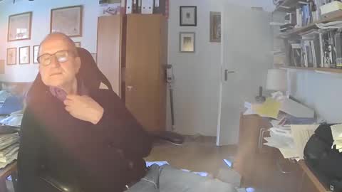 Snapshot of marginalie chatting on 15, 12, 2024 marginalie online show from 15, 12, 2024