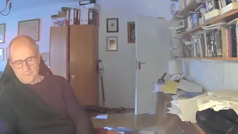 Snapshot of marginalie chatting on 11, 1, 2025 marginalie online show from 11, 1, 2025