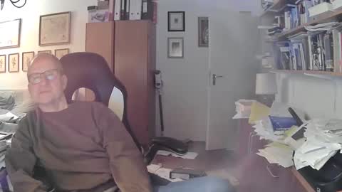 Snapshot of marginalie chatting on 3, 2, 2025 marginalie online show from 3, 2, 2025