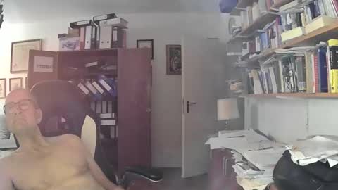 Snapshot of marginalie chatting on 28, 9, 2025 marginalie online show from 28, 9, 2025